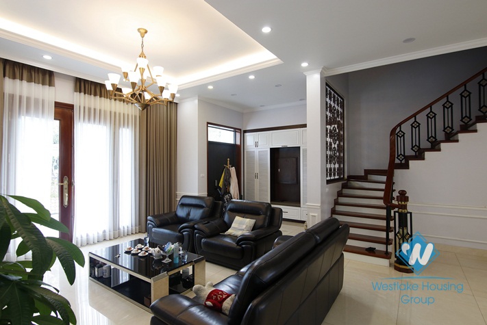A big vila for rent in Starlake, Tay ho, Ha noi